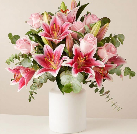 Subtle Freshness: Roses and Lilies